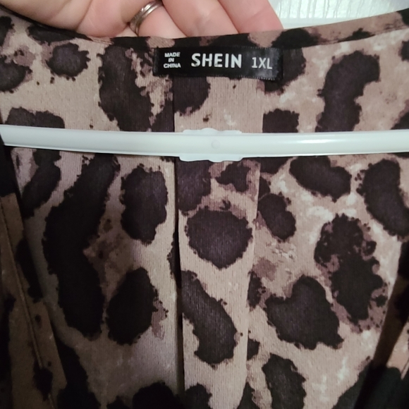 Leopard print faux-wrap dress size 1X - Picture 4 of 4